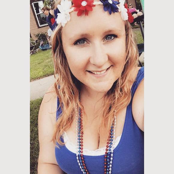 Meet your Posher, Emelia - Picture 2 of 2